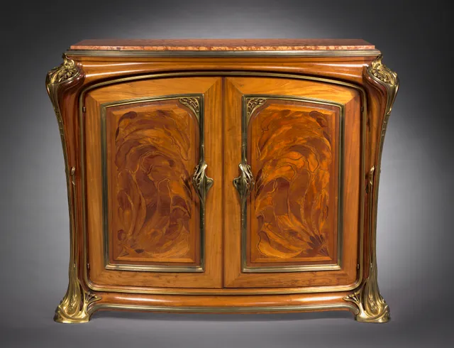 Louis Majorelle, Meuble à deux portes, vers 1910
